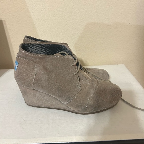 Grey heeled Tom’s - Picture 4 of 4